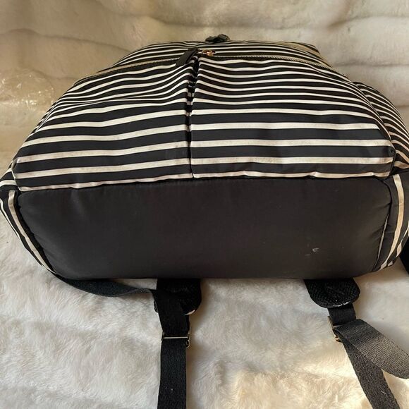 SKIP HOP FLATIRON DIAPER BACKPACK NYLON BLACK-WHITE WITH GOLD TONE HARDWARES - Picture 4 of 13